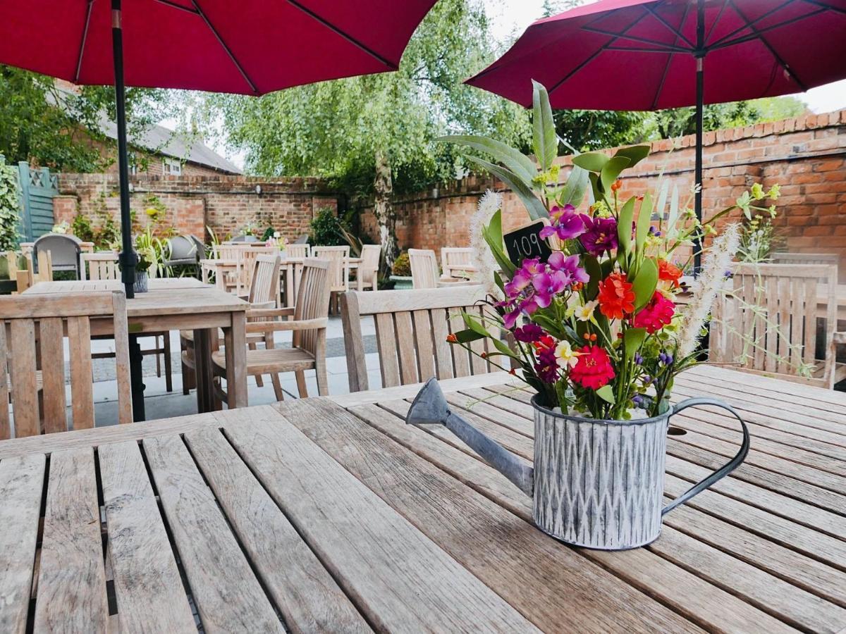 The Boot Inn Burton-upon-Trent Екстер'єр фото